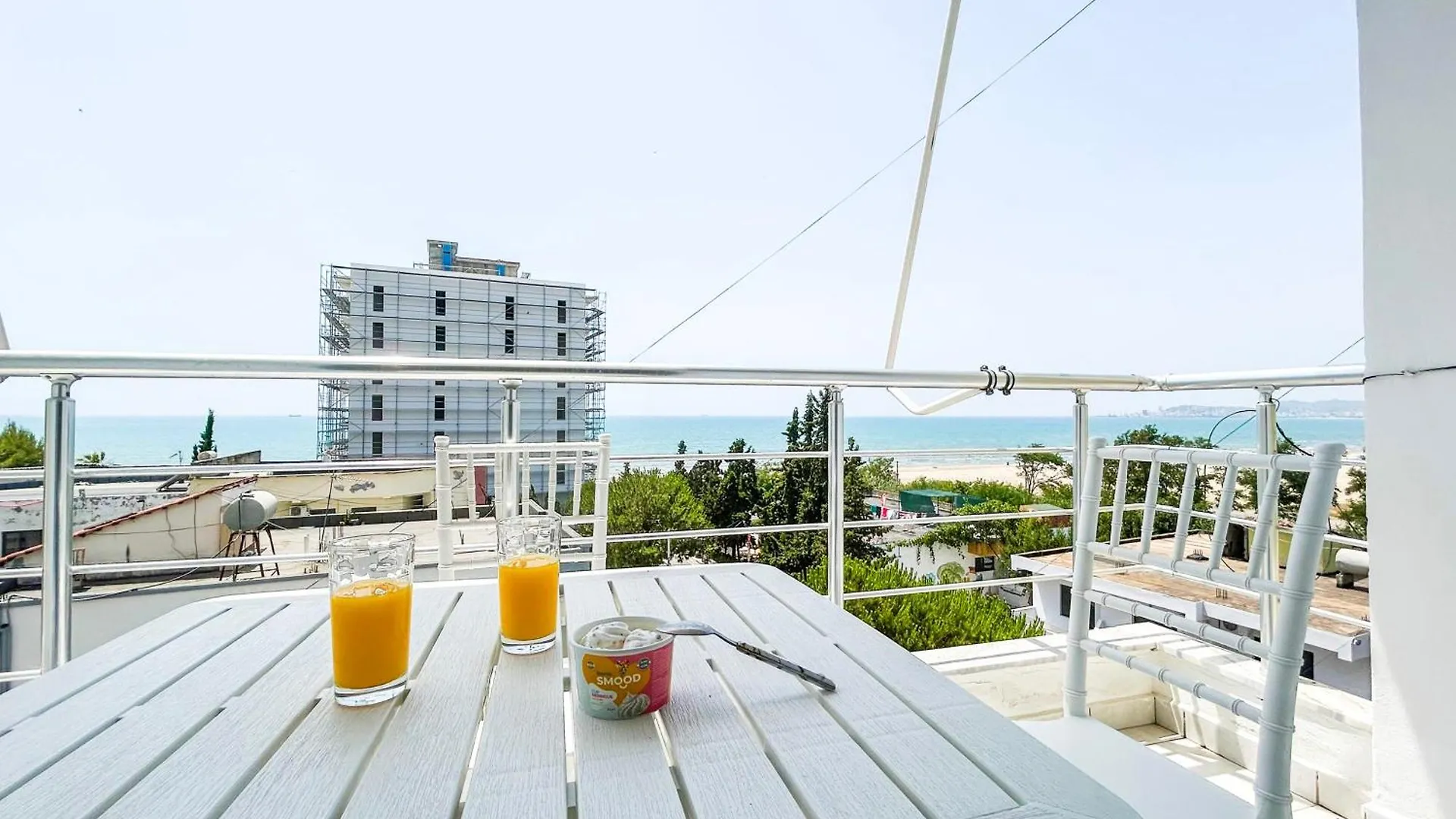 Nouveau 623 Durrës 0*,